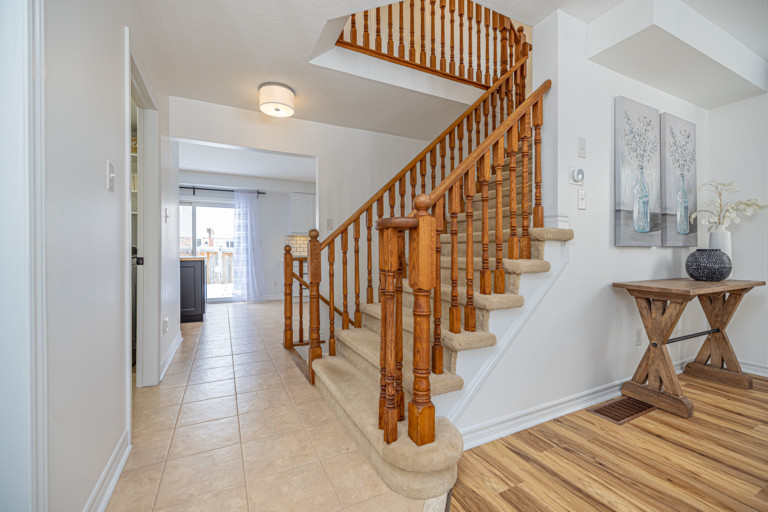 18 Maple Crown Avenue Barrie ON (25 of 130)