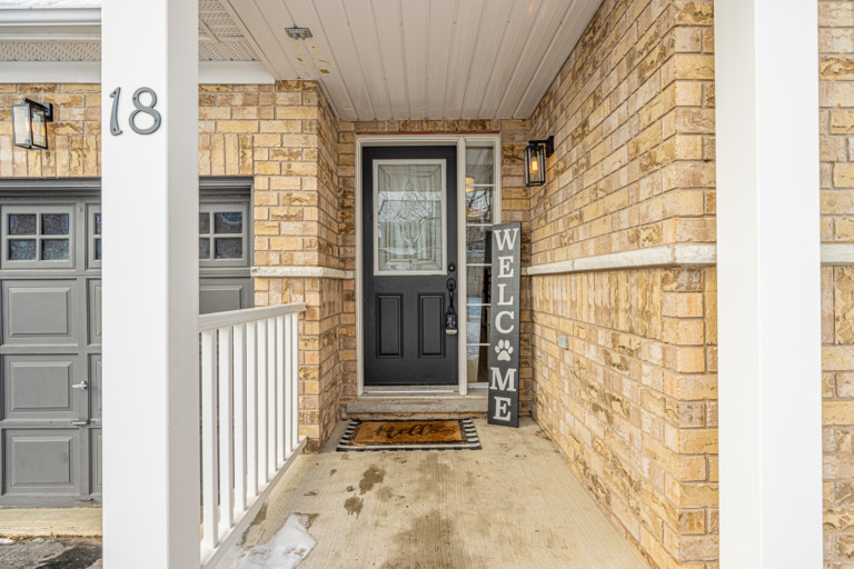 18 Maple Crown Avenue Barrie ON (4 of 130)
